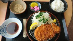 レストラン一押しの豚カツ定食