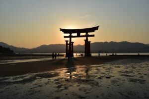 夕方の宮島の鳥居