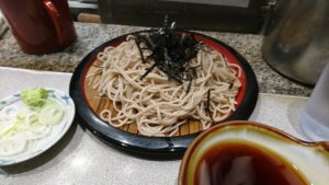 新宿の思い出横丁のかめやのおそば