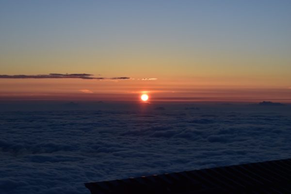 富士山で明け方にみた朝日