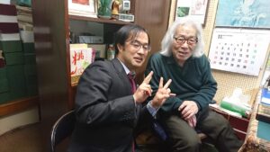山本印店で桃仙さんと写真撮影