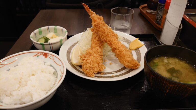 ときわ食堂の自慢の海老フライ