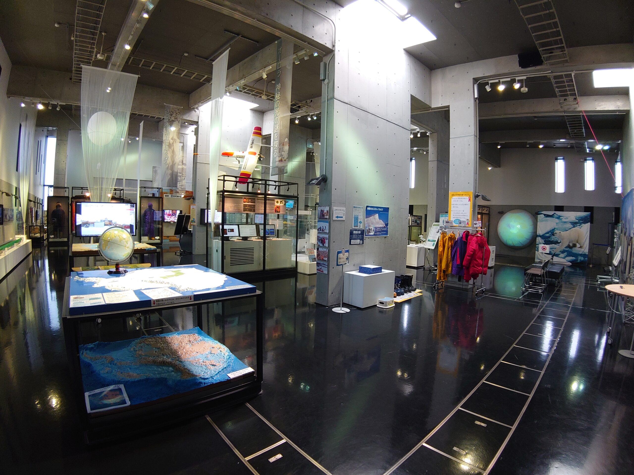 館内は広いです