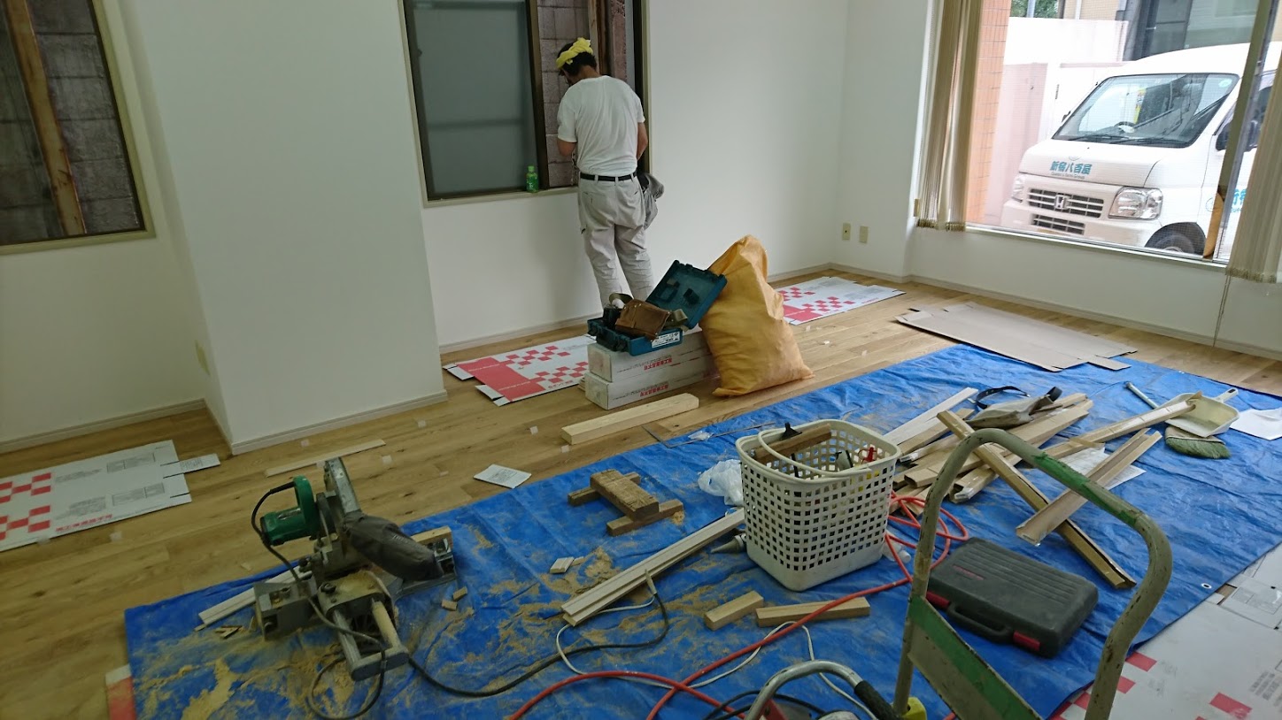 まこと法律事務所　床貼り