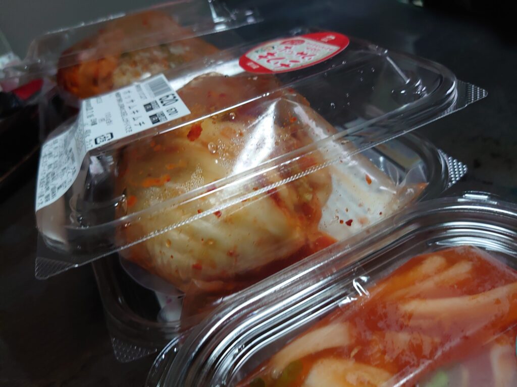 新大久保のソウル市場のポッサムキムチ