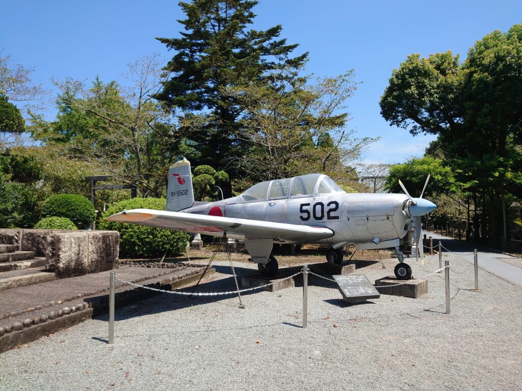 知覧特攻平和会館の敷地内の飛行機