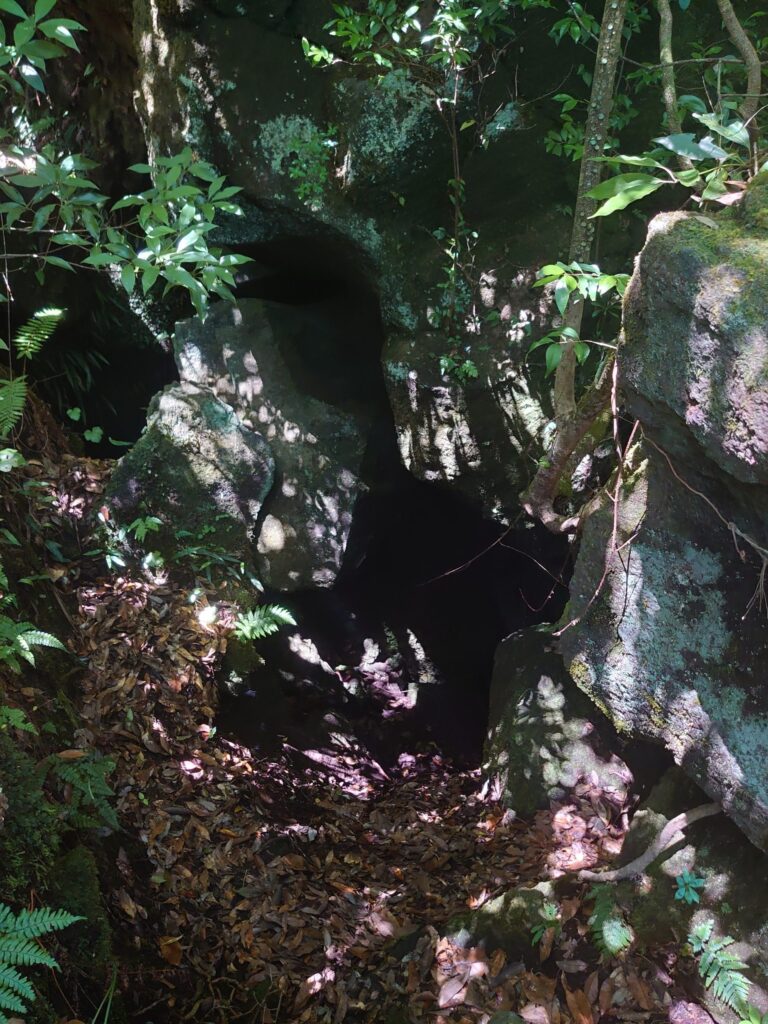 開聞岳の仙人祠