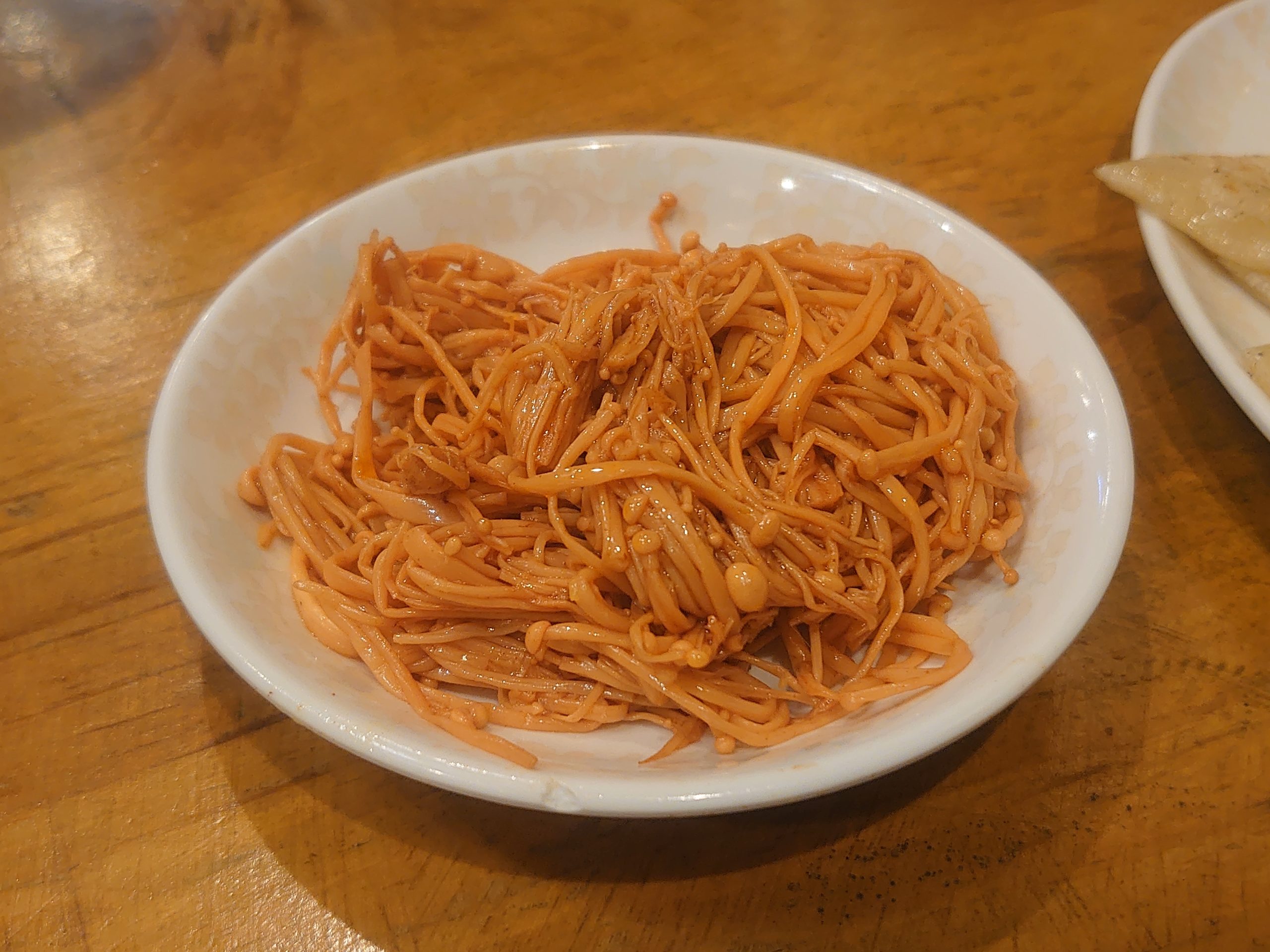 新大久保の小魏鴨脖店のえのき茸